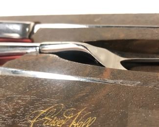 Minimalist sleek carving set for your summer time BBQ