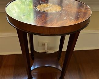 Hekman accent table