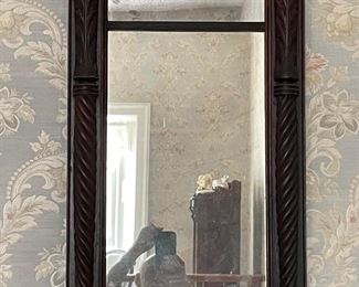 Many beautiful antique mirrors to choose from