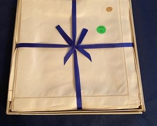 D22 - $10 Ireland Linen napkins