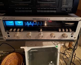 D81- $400 Marantz Receiver model 2235B. Tested and Works!
