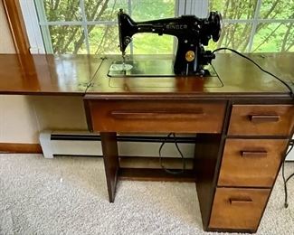 Vintage Singer Electric Sewing Machine With Peddle And Accessories In Wood Case Ag438743