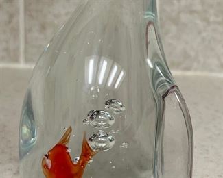 6" Clear Art Glass Penguin With Controlled Bubble Fish In Belly