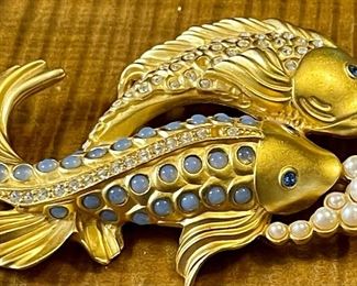 Avon Elizabeth Taylor Gold Tone Sea Shimmers Koi Fish Pin With Moonstone And Faux Pearls
