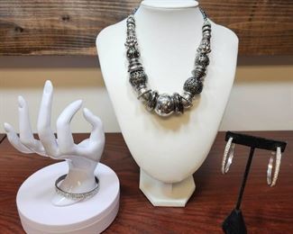 Black Silver Seed Bead  Gorgeous Jewelry