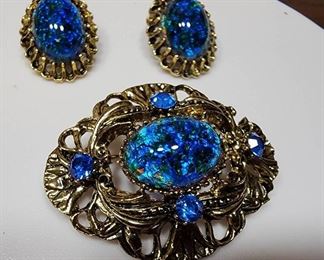 Brilliantly Blue Brooch Earrings