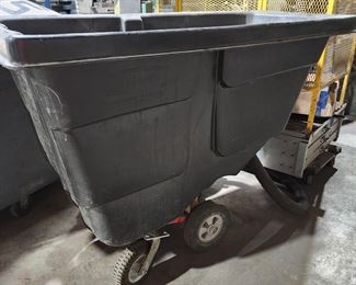 Industrial trash cart
