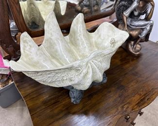 Large shell console bowl with black base