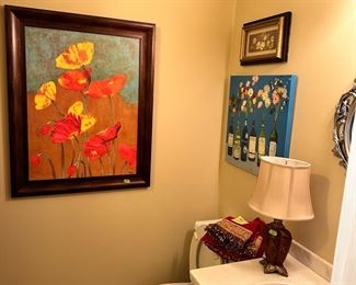 Artwork, decorative towels, rugs and lamps