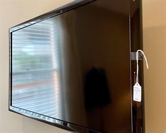 $80. Samsung LED HD TV. 30”.