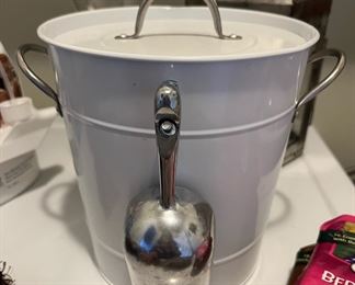 White Ice Bucket with Scoop