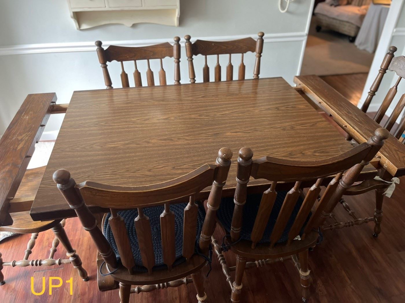 01 Kitchen Table With 2 Leaves, 6 Chairs