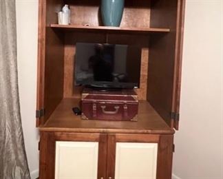 3 Piece Entertainment Center w/Display/book Casses