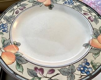 Mikes Intaglio Dinnerware Set - Garden Harvest - CAC29