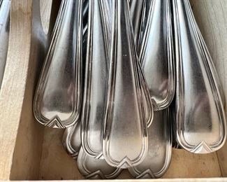 Hampton Silverware Set