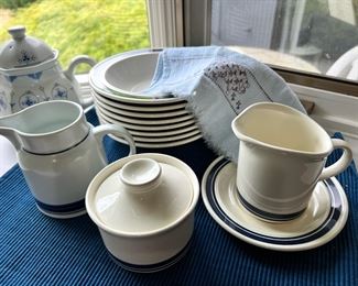 Royal Doulton Stoneware Set of 8 Bowls, Creamer and Sugar Bowl with Lid - Made in England