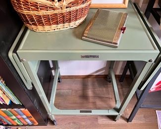 Extendable Top Work Cart - Wilbur E Walker Co