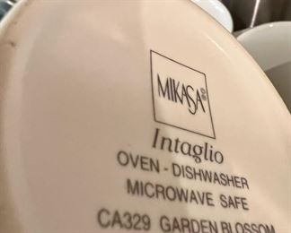 Mikasa Intaglio Garden Blossom