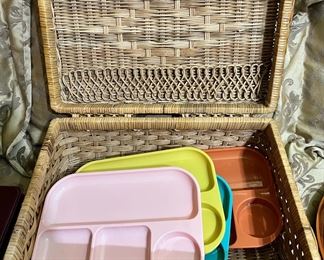 Set of 4 Colonial Plastics Plate Set Divided Trays - Made in USA, Wicker Picnic Basket