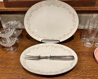 Noritake Gold Ivy Platter and Dinner Plate - 7531