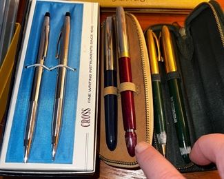 Vntg. pen & pencil sets.