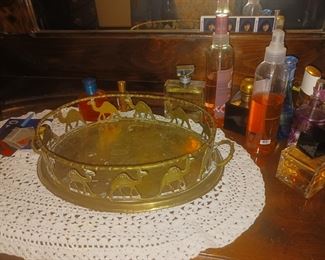 The tray is not for sale in this picture with the camels on it everything else is