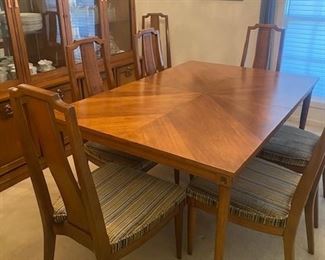 Mid-Century Modern Table with 8 Chairs