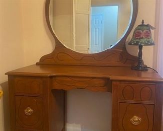 Vintage Vanity Table with Mirror