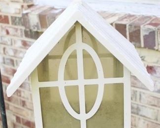 18 - Birdhouse Feeder 13" x 10" x 12"
