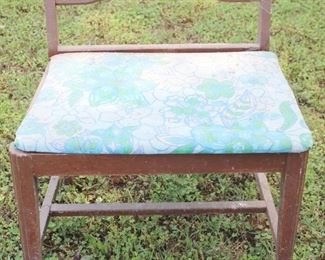 32 - Vintage Chair 23" x 17" x 25"
