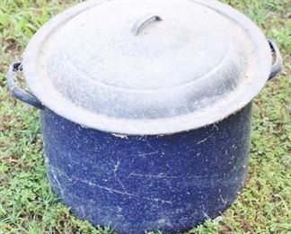 35 - Enamelware Pot with Lid 16" x 9"
