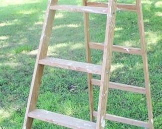 50 - Werner Wood Ladder 6ft Tall
