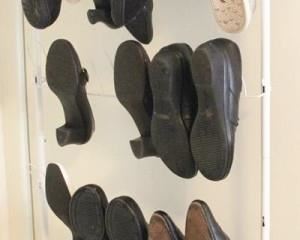 103 - Lot of Women's Shoes with Holder Sz 7
