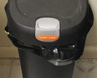 113 - Flip-Top Trashcan 18" x 12" x 24"
