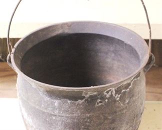 180 - Cast Iron Stew Pot 10" x 9"
