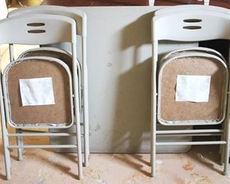 220 - Card Table with 4 Chairs Table: 26" x 26" x 30" Chairs: 31" x 16" x 20"
