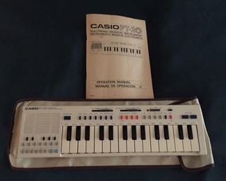 Casio pt-20 keybord with cover case and manual