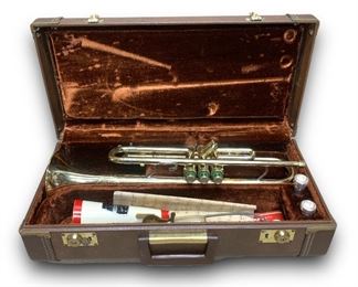 Early 1970Õs Olds Ambassador Trumpet w/ Carrying Case!
