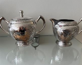 Meriden silver plate sugar & creamer  with matching tilting coffee pot
