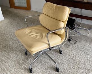 Vintage Herman Miller desk chair