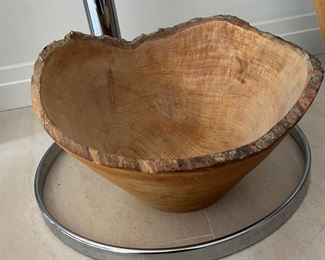 Bowl signed Stinson Tamworth Ontario