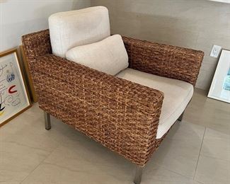 Pair of Gervasoni chairs scheda prodotto - about the company - Company founded in 1882, in the province of Udinese, in a small artisan shop specializing in the production of wicker objects. Today it produces furniture of the highest quality, for indoor and outdoor, endowed with great taste and innovation. Thanks to the eclectic artist Paola Navone, the brand has become a witness of Made in Italy in the world, with harmonious combinations of natural elements and the search for ever new inspirations.