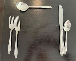 International Sterling Silver Prelude flatware 18 knives, 18 salad forks, 18 dinner forks, 30 teaspoons, 18 soup spoons, 1 fruit spoon, 1 ladle, 1 slotted spoon, 2 small fish/crab forks