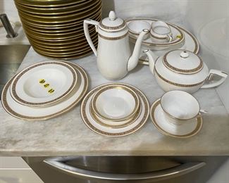 Royal Worcester golden anniversary China 7 piece service for 16