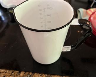 Medical cc measuring cup