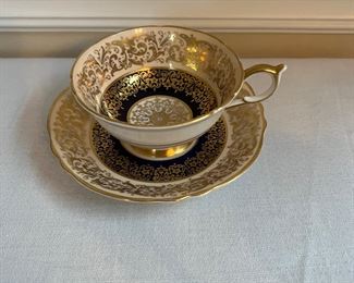 Decorative cup/saucer