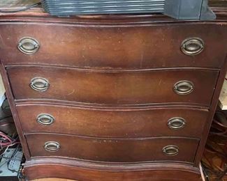 Traditional Serpentine Front Dresser