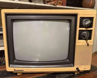 Vintage MGA Mitsubishi Retro Television