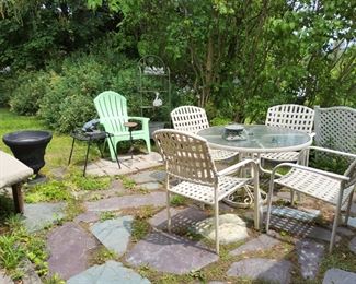 Outdoor table chairs