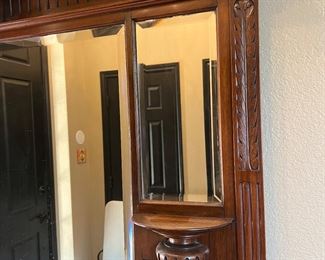 There are pedestals on this mirror